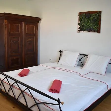 Apartment Na Petce
